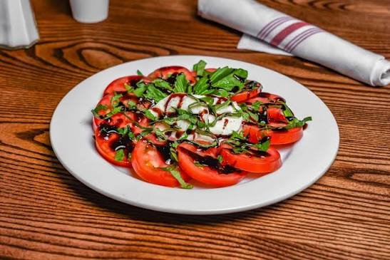 Best Ensalada Caprese Argentina Near Me