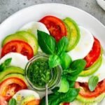 best ensalada caprese con palta near me