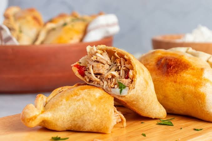 best empanada de pollo near me